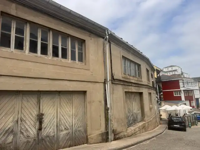Vista exterior de Nau industrial en venda en Ribadeo