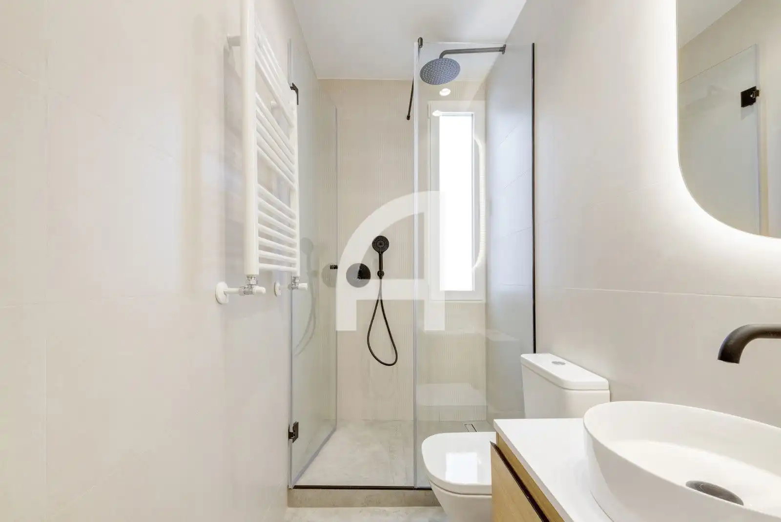 Badezimmer von Wohnung zum Verkauf in Madrid mit Klimaanlage, Heizung und Terrasse