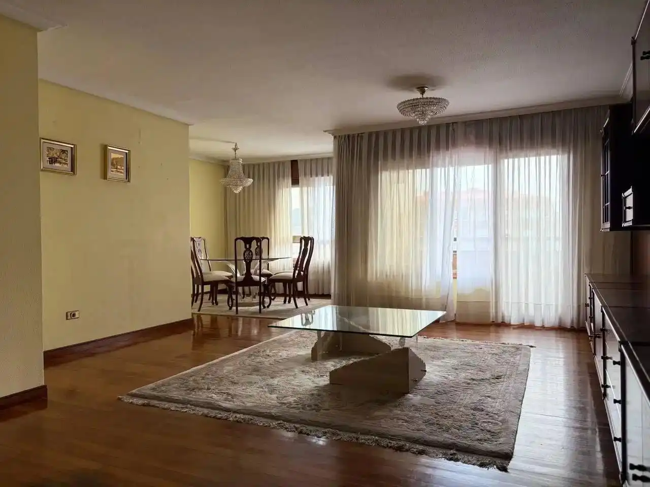 Sala d'estar de Pis en venda en Vigo  amb Terrassa i Balcó