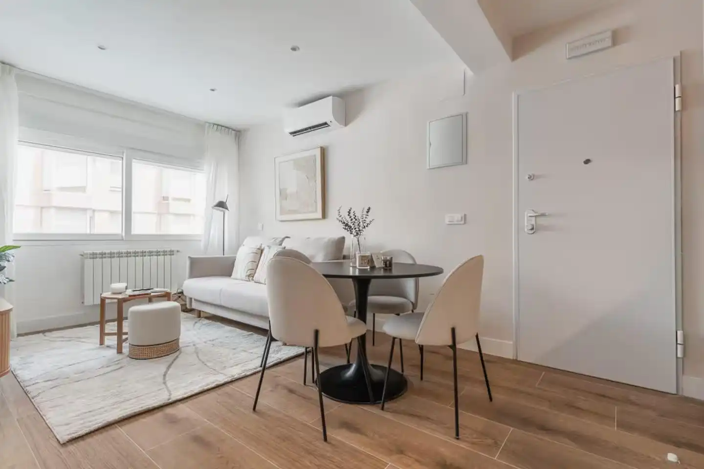 Wohnzimmer von Wohnung zum Verkauf in Madrid mit Klimaanlage, Heizung und Privatgarten