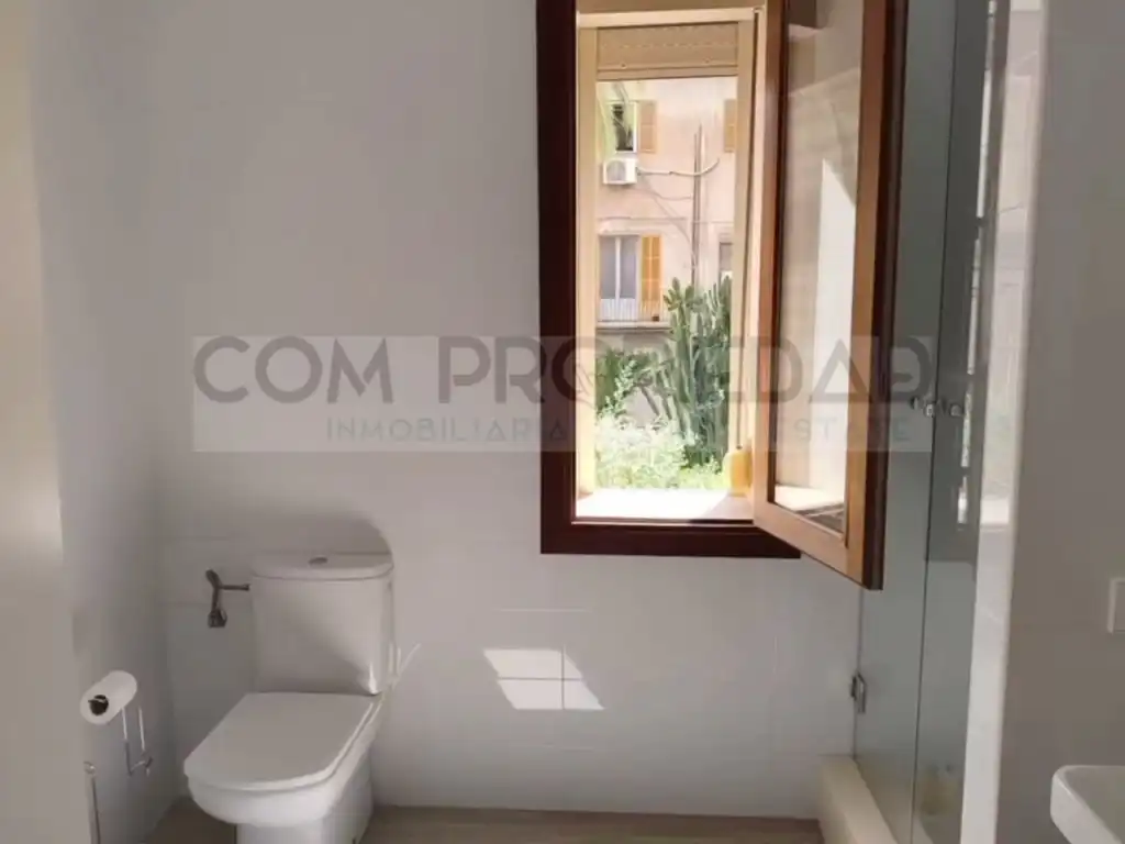 Dormitori de Pis de lloguer en  Palma de Mallorca amb Aire condicionat, Terrassa i Forn
