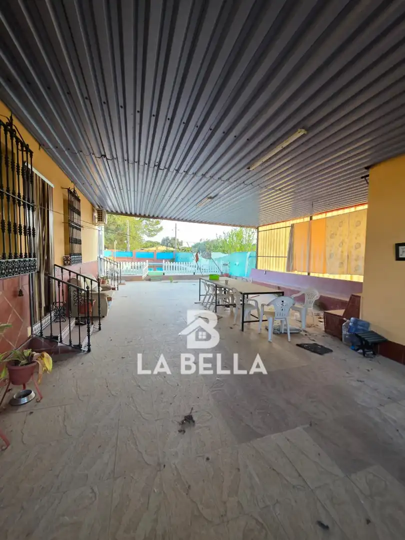 Casa o xalet en venda en Coria del Río amb Aire condicionat, Jardí privat i Traster