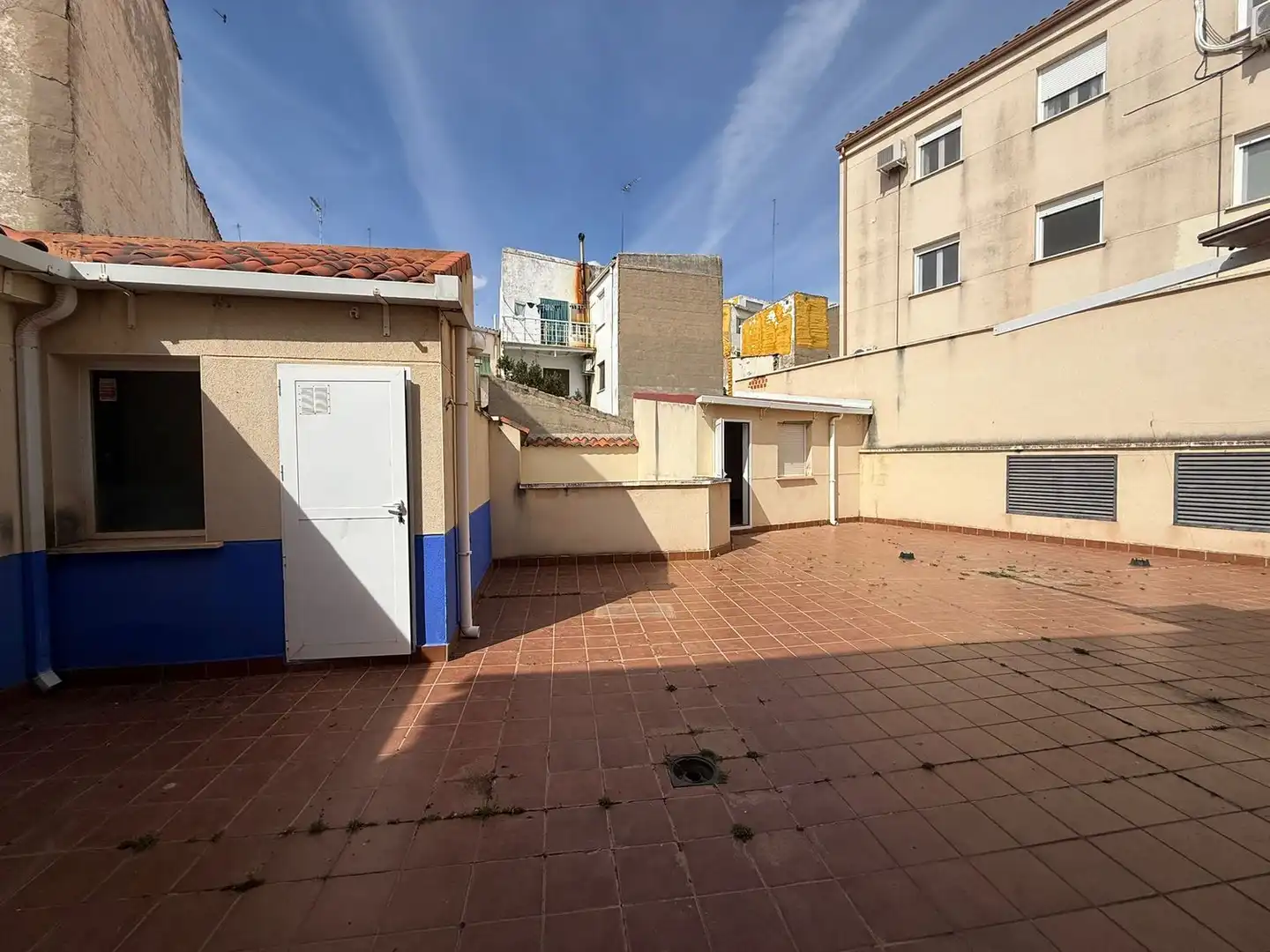 Außenansicht von Wohnung zum Verkauf in La Solana   mit Klimaanlage, Heizung und Terrasse