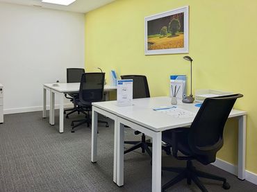 Office space with lift to rent in Avenida Madariaga 1
