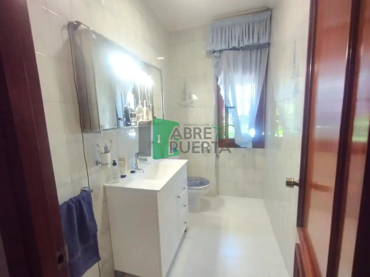 Bathroom of Houses for sale in Ourense Capital   with Heating, Private garden and Terrace