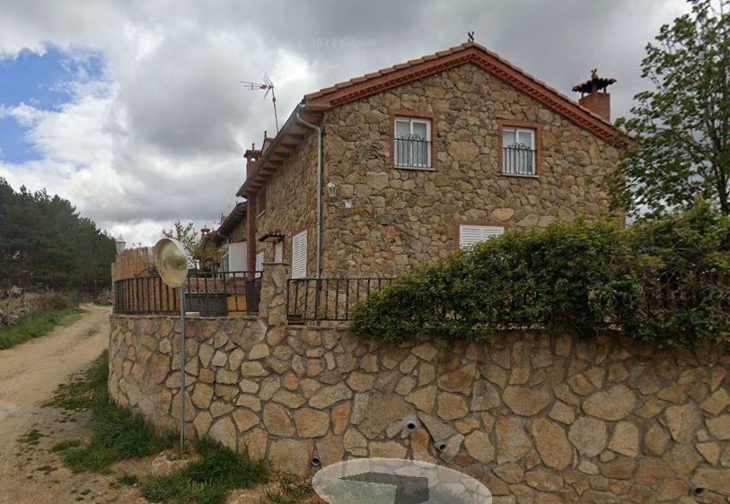 Exterior view of Single-family semi-detached for sale in San Martín de la Vega del Alberche