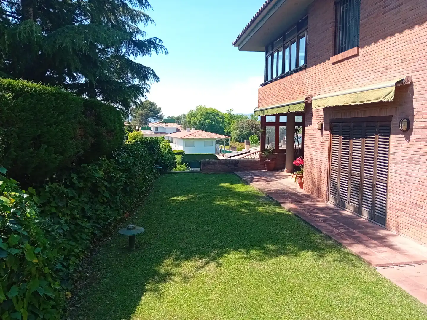 Jardín de Casa o chalet en venta en Girona con Aire acondicionado, Calefacción y Jardín privado