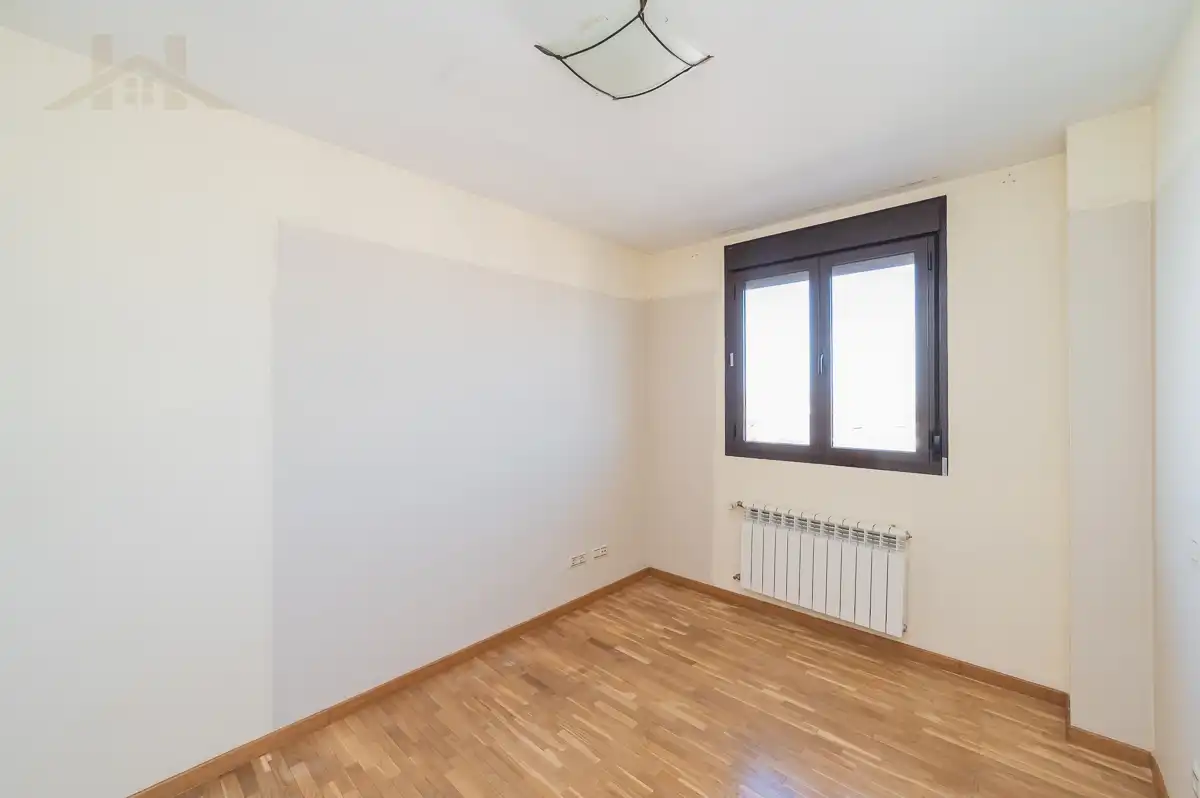 Habitación de Ático en venta en Arroyomolinos (Madrid) con Aire acondicionado, Calefacción y Jardín privado