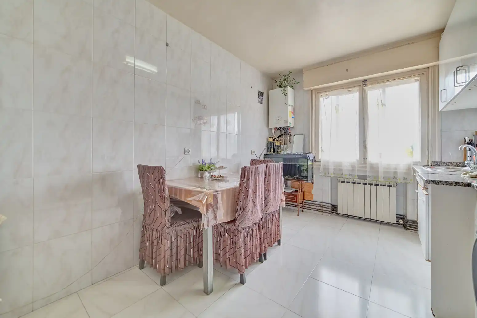 Cocina de Piso en venta en Valle de Elorz / Elortzibar con Calefacción y Parquet