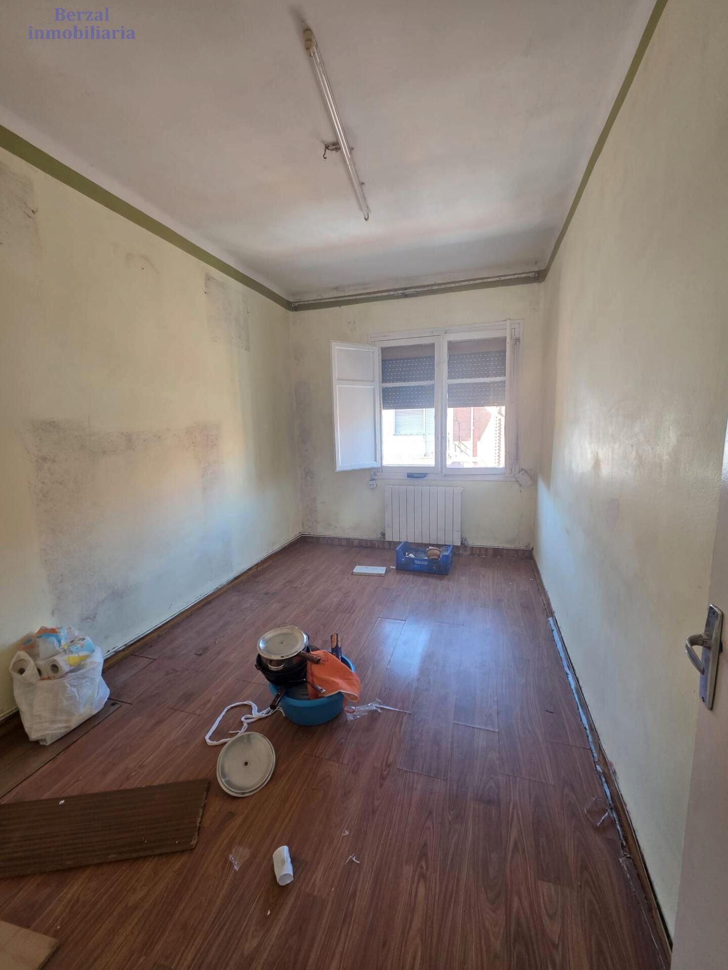 Habitación de Piso en venta en  Logroño