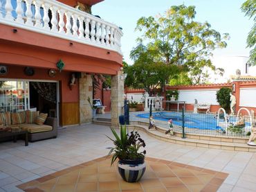 Casa con piscina in vendita a Requesens