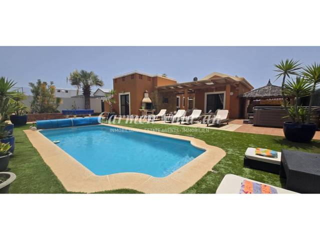 Casa-chalet en Venta en Calle Las Cascadas en Caleta de Fuste