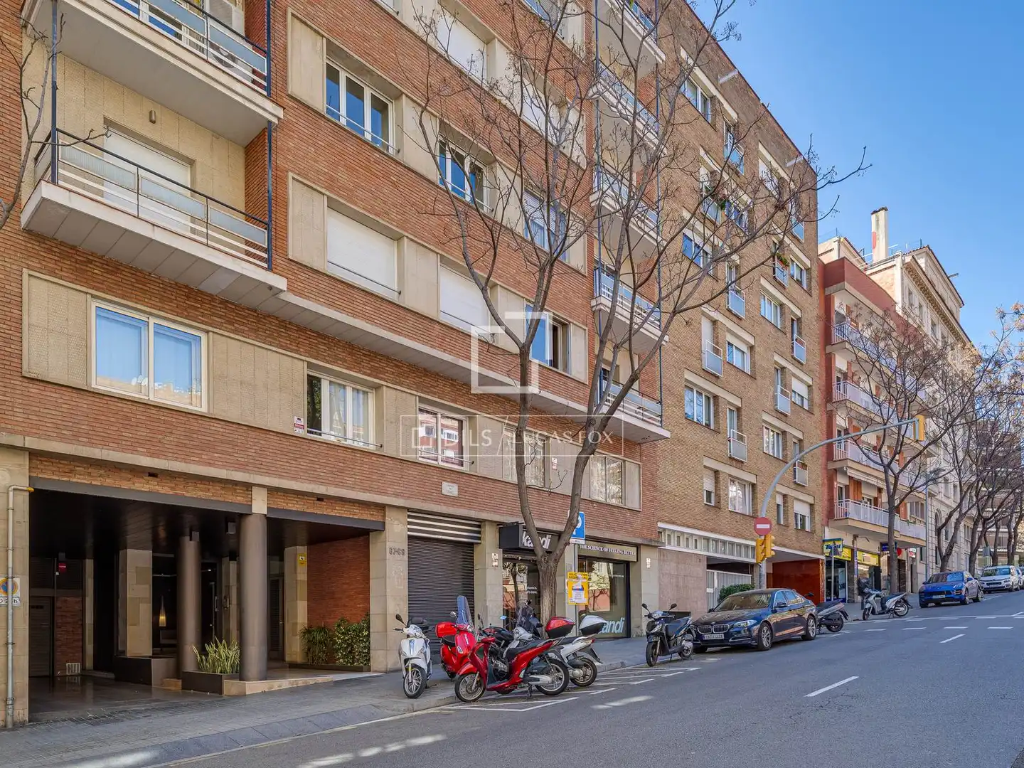 Exterior view of Flat for sale in Barcelona  with Storage room