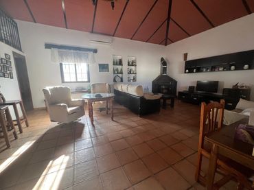 Country house with pool for sale in Almodóvar del Río