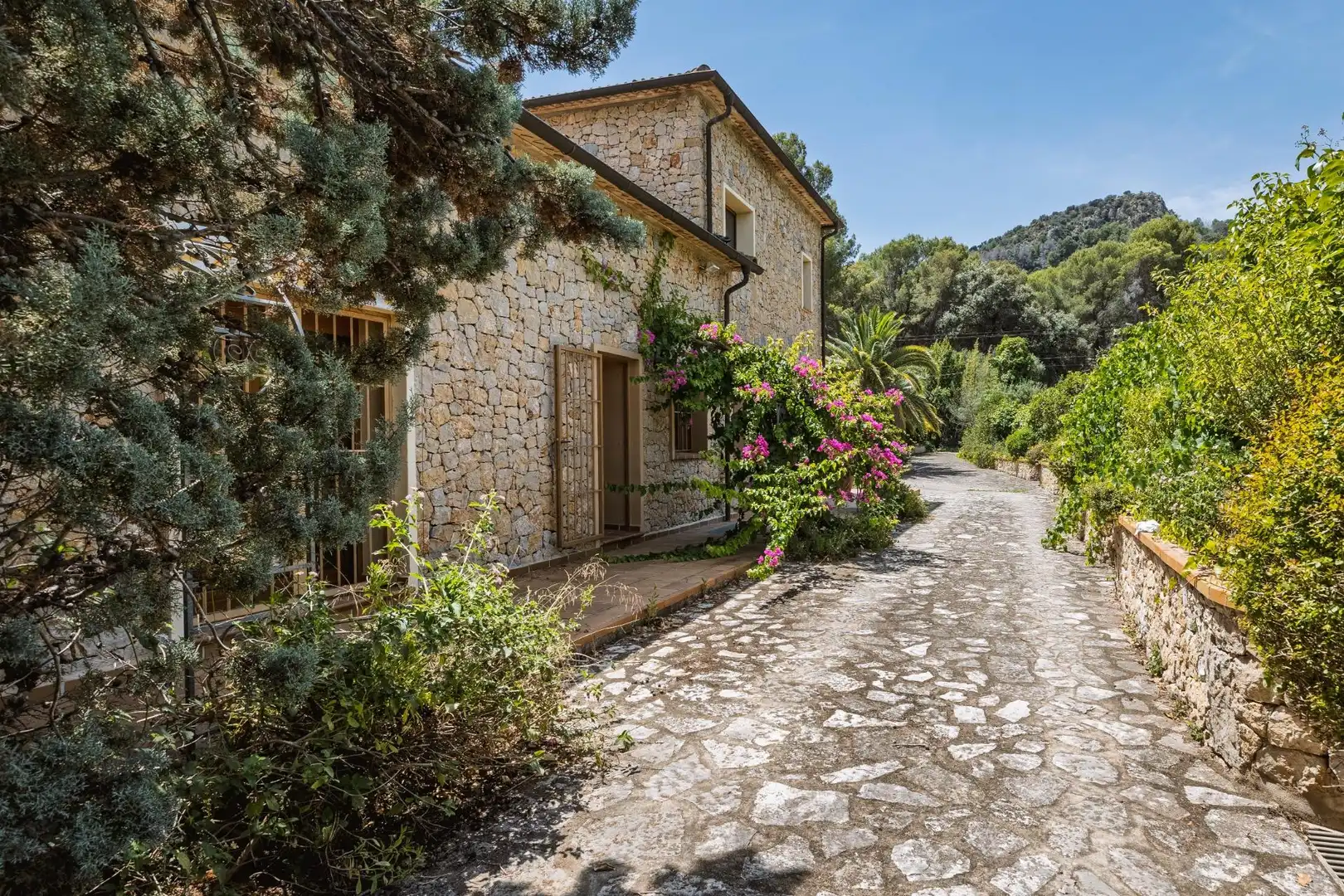 Vista exterior de Casa o xalet en venda en Pedreguer amb Aire condicionat, Calefacció i Jardí privat