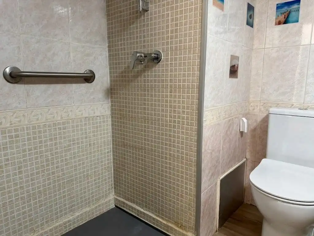 Badezimmer von Wohnung zum Verkauf in Sant Narcís