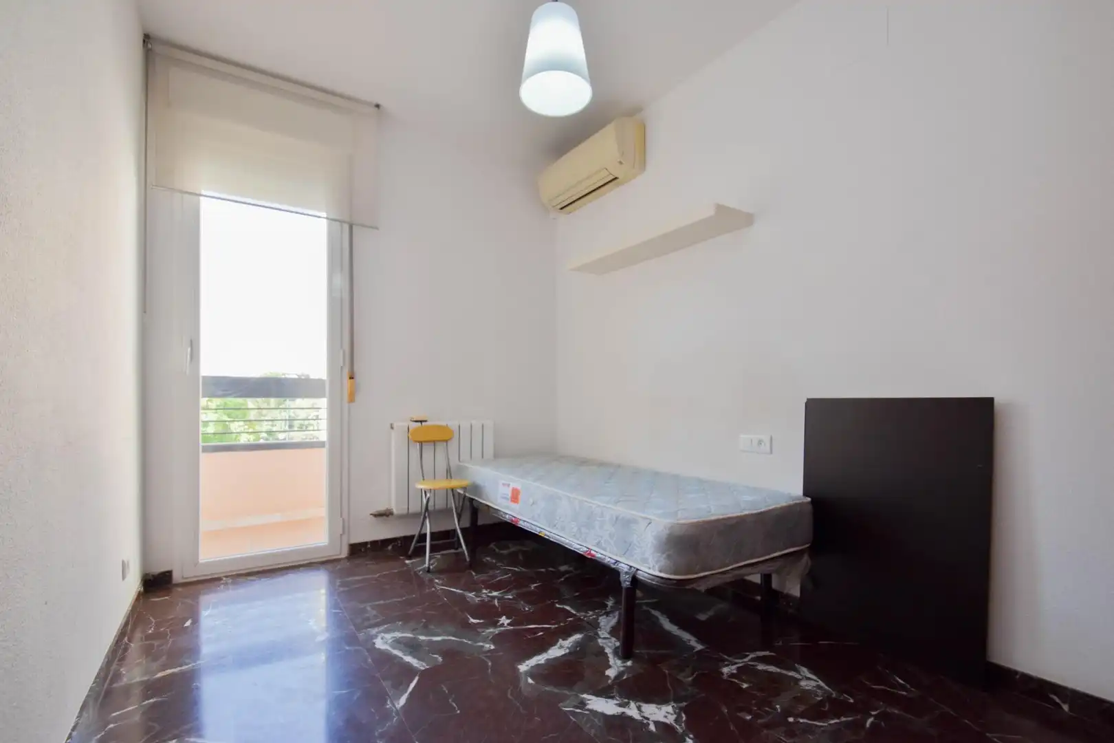 Habitación de Piso en venta en Granada con Aire acondicionado, Calefacción y Terraza