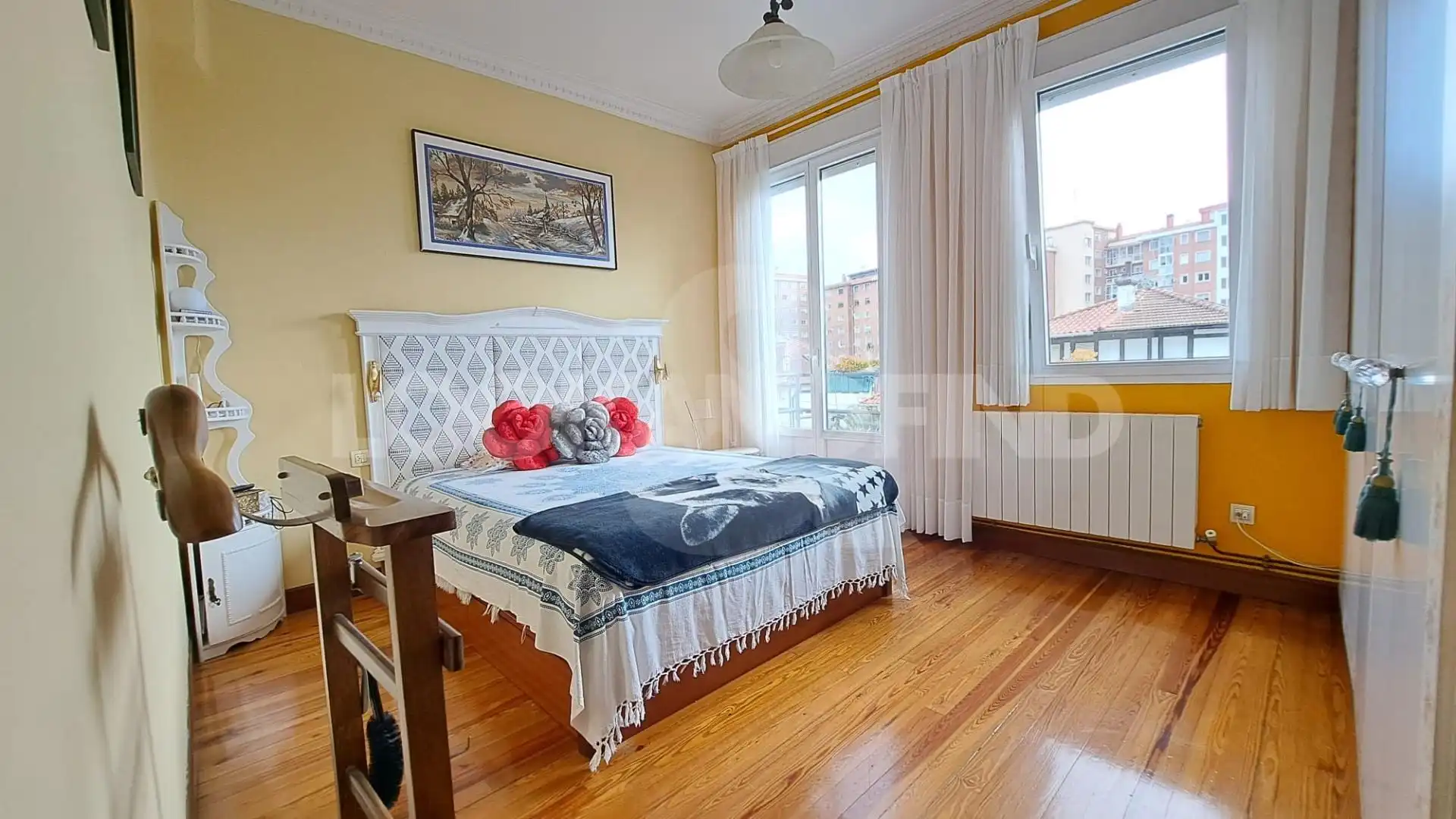 Dormitori de Casa o xalet en venda en Bilbao  amb Calefacció, Jardí privat i Terrassa