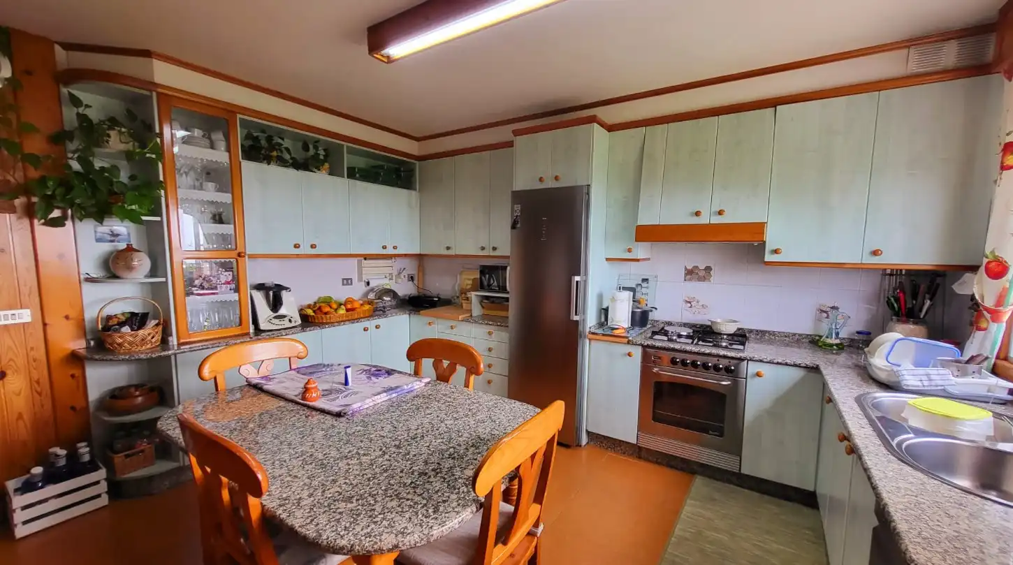 Cocina de Casa adosada en venta en Nigrán con Terraza y Balcón