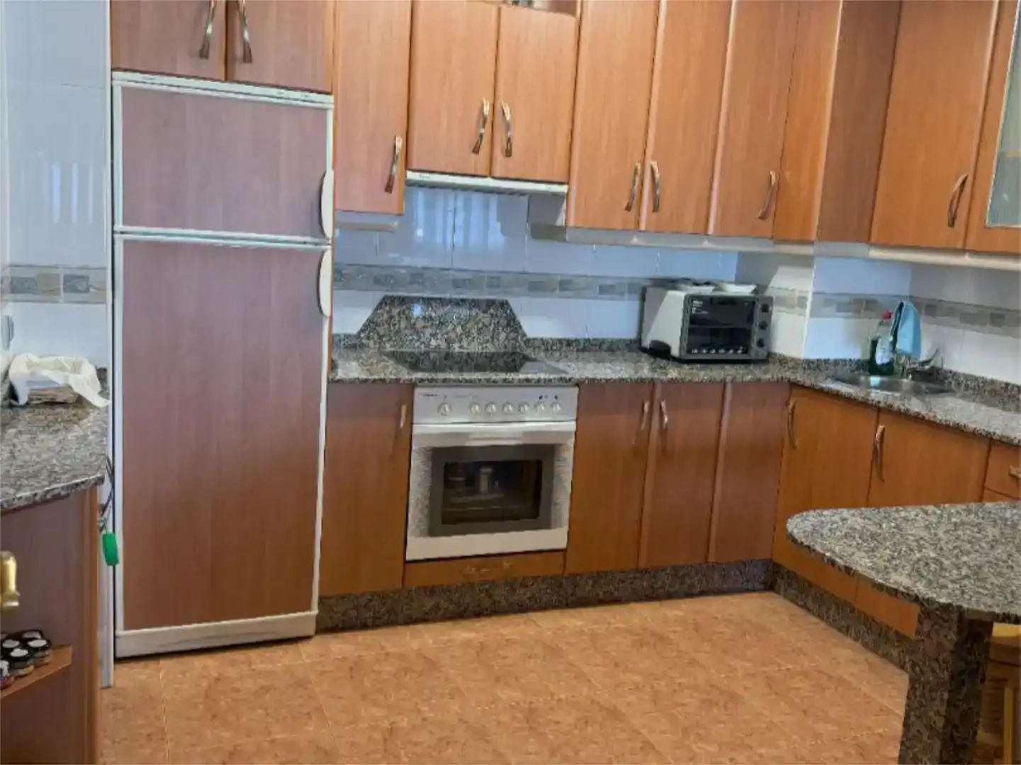 Cocina de Piso en venta en Cacabelos con Parquet, Trastero y Amueblado