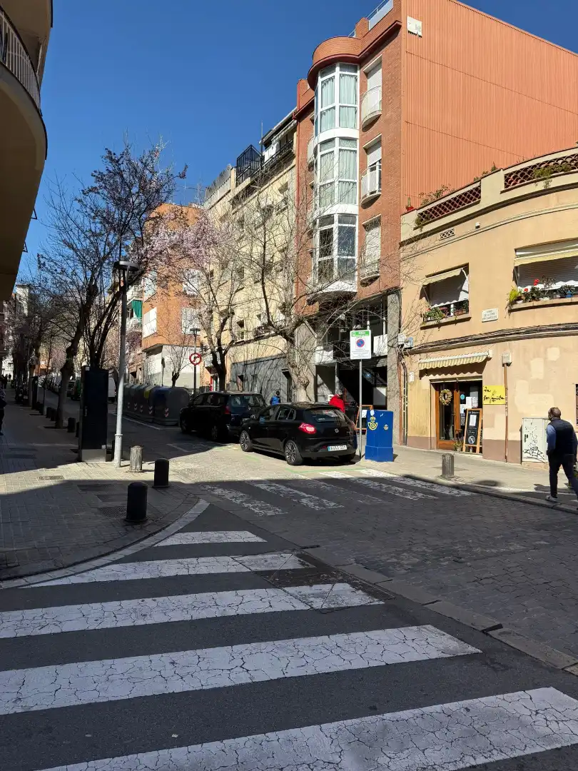 Außenansicht von Wohnung zum Verkauf in Barcelona
