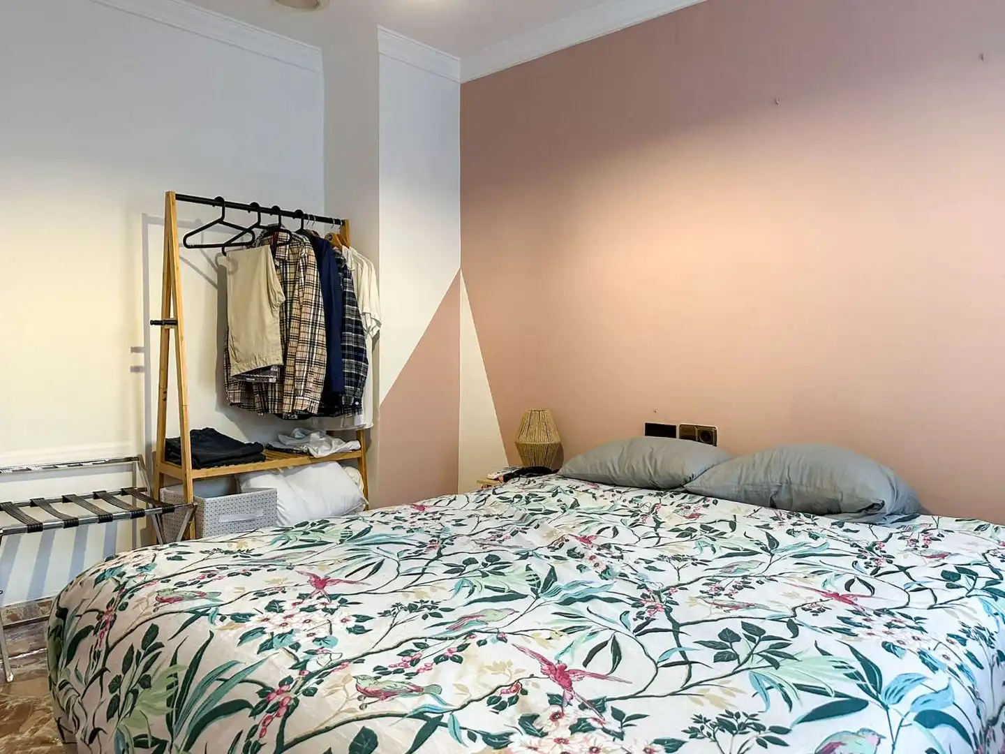 Habitación de Piso de alquiler en Vélez de Benaudalla con Aire acondicionado, Terraza y Amueblado