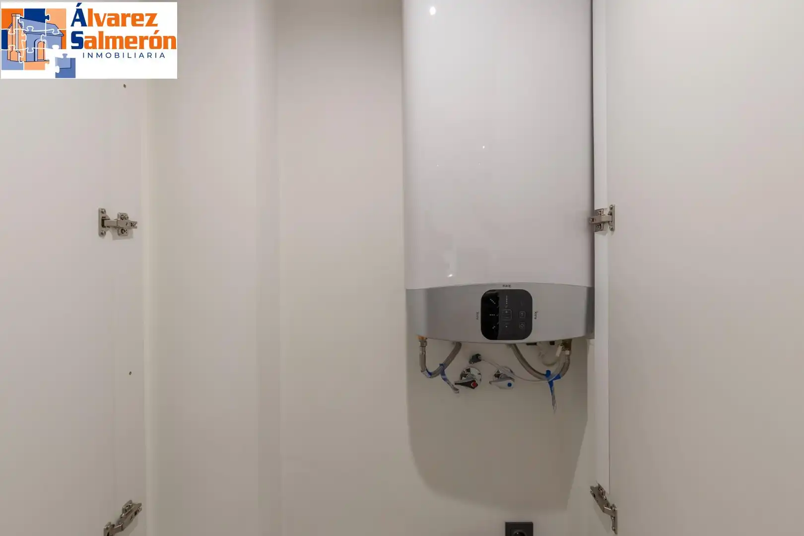 Bany de Pis en venda en Granada amb Aire condicionat i Calefacció