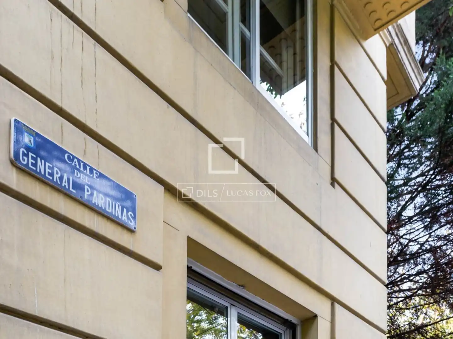 Vista exterior de Piso en venta en Madrid con Aire acondicionado y Amueblado