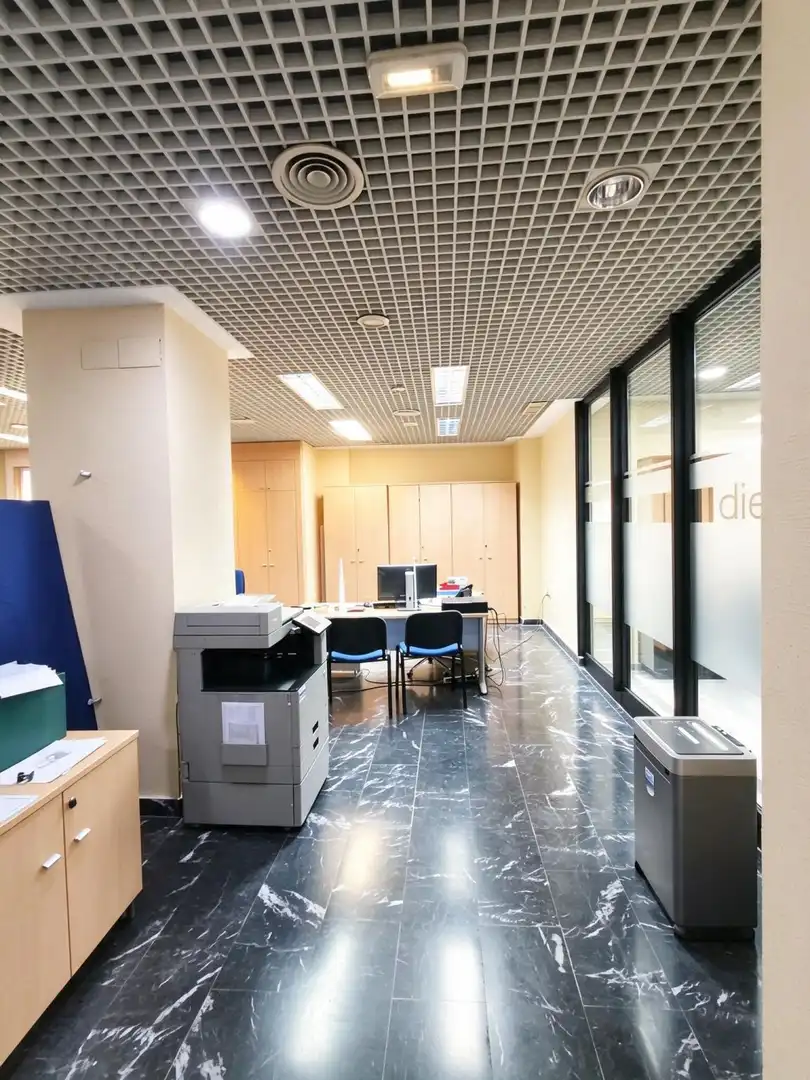Office space with lift for sale in Casco Antiguo, imagen 24