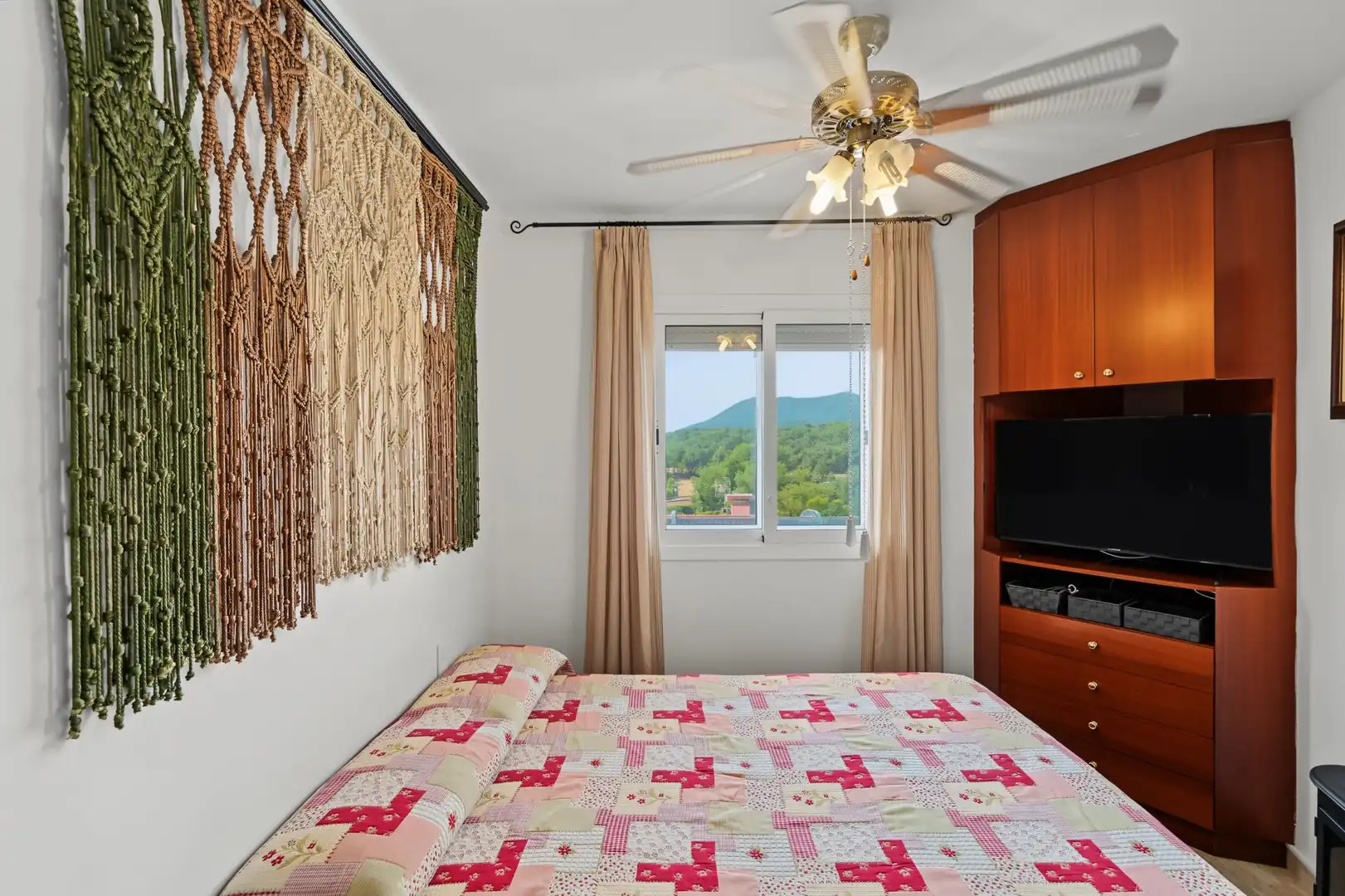 Bedroom of Flat for sale in Maçanet de Cabrenys  with Heating, Terrace and Oven