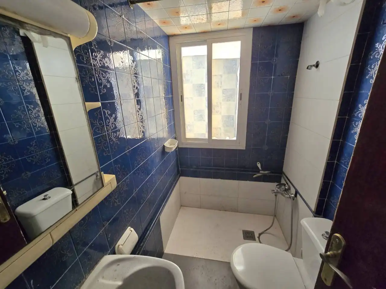 Baño de Piso en venta en Salt con Aire acondicionado