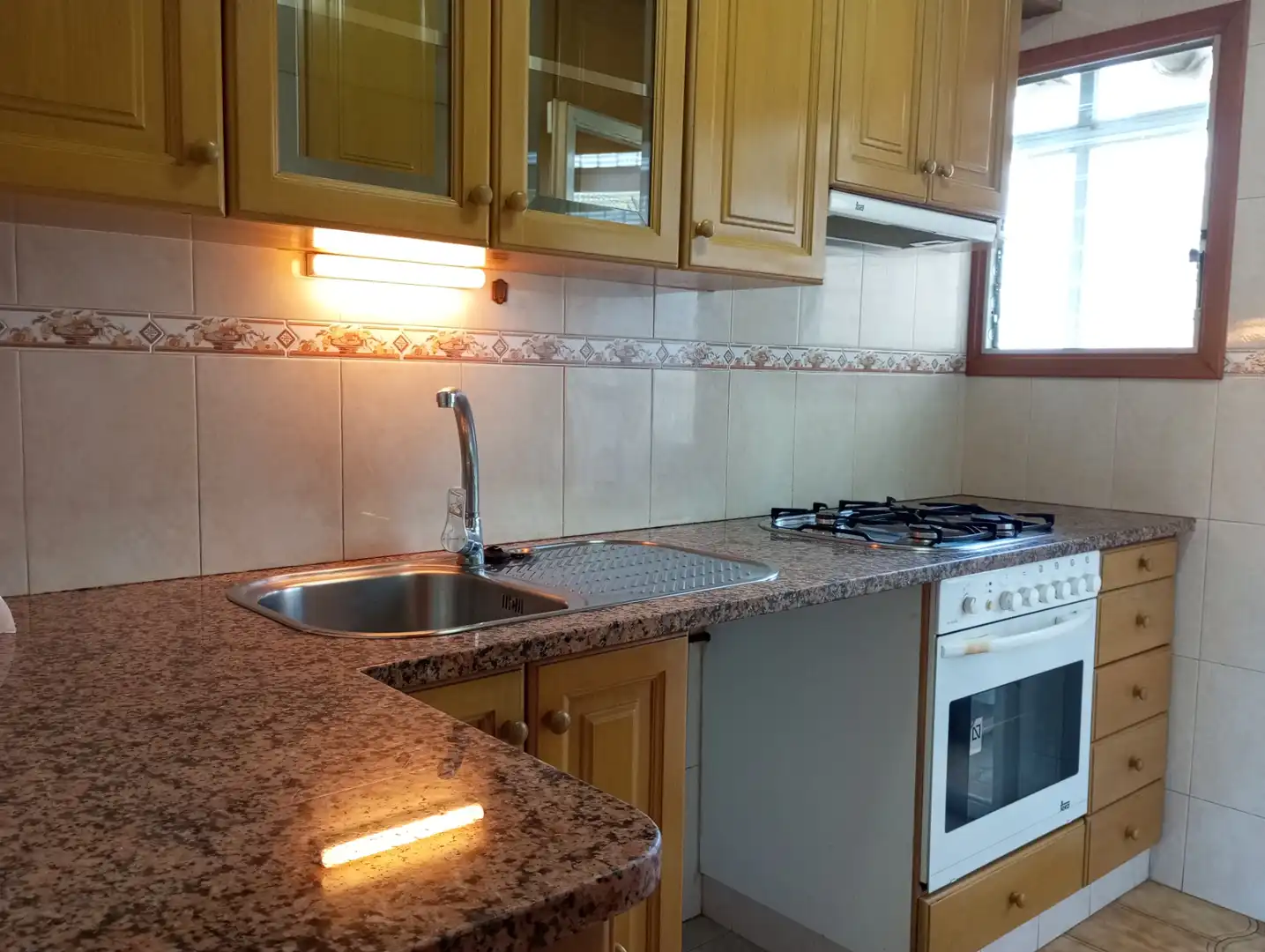 Cuina de Pis en venda en Girona amb Aire condicionat, Calefacció i Forn