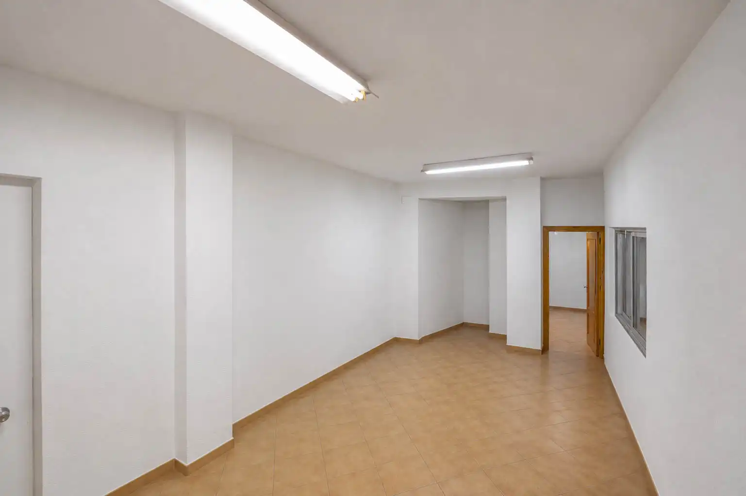 Local comercial en venda a Calle Nazaríes 4, imagen 5