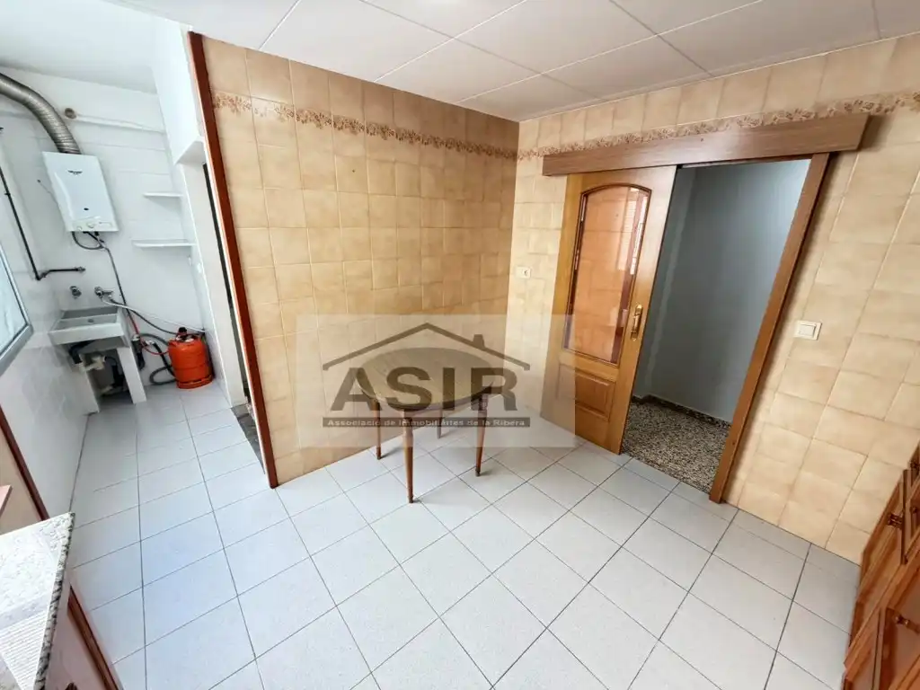 Piso en venta en Alzira con Balcón