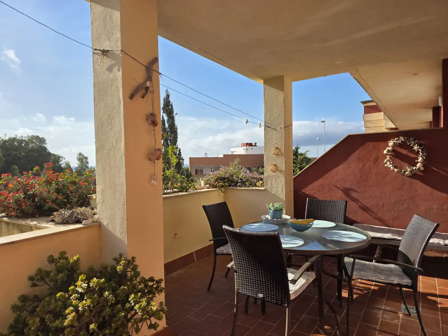 Terrasse von Wohnungen zum Verkauf in La Línea de la Concepción mit Klimaanlage, Terrasse und Schwimmbad