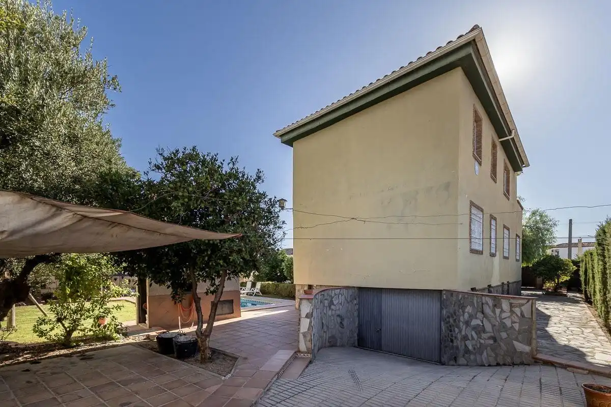 Villa con piscina in vendita a Residencial Triana - Barrio Alto, imagen 42