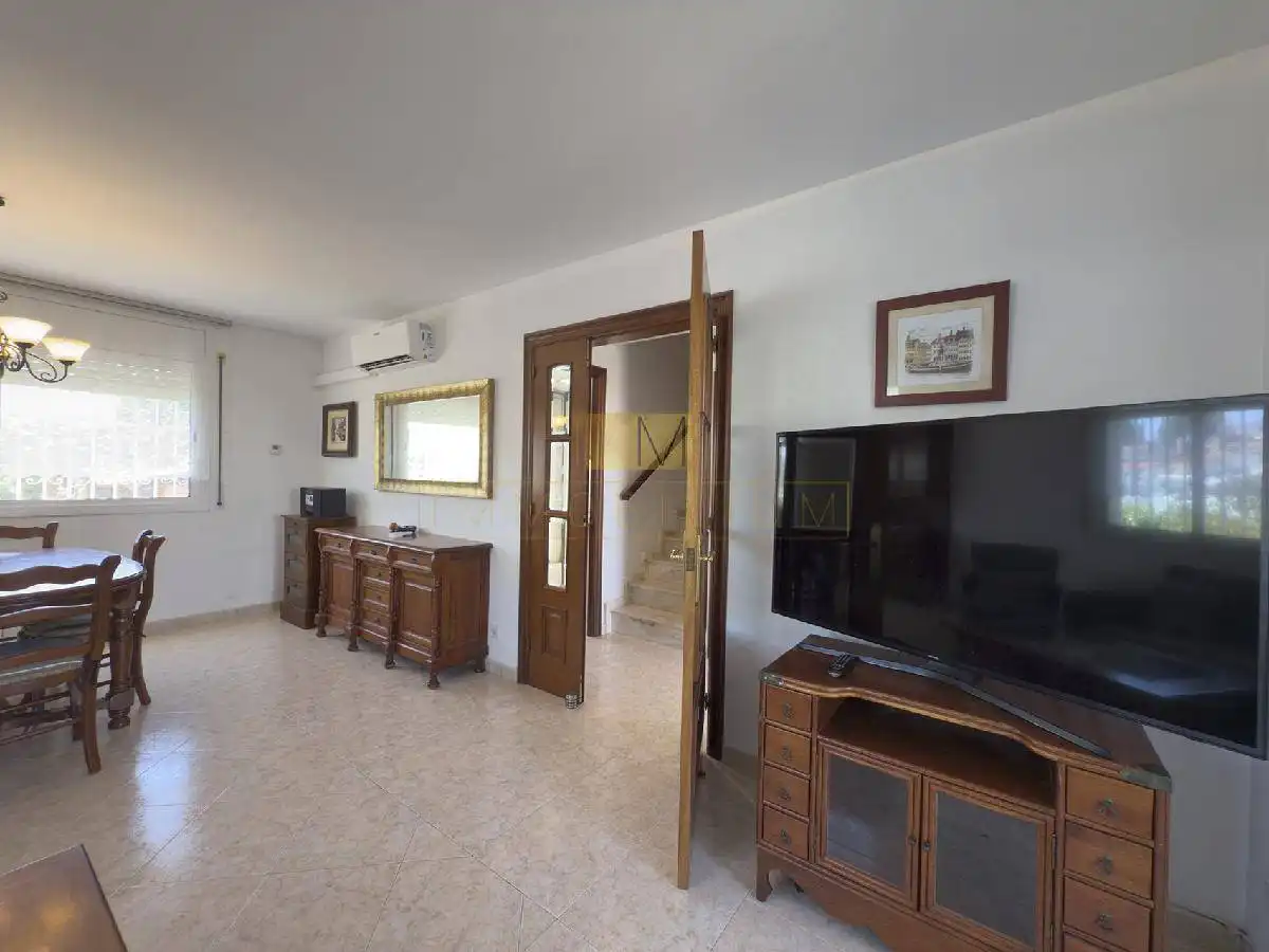Sala d'estar de Casa o xalet en venda en Sant Pere de Ribes amb Aire condicionat, Calefacció i Jardí privat
