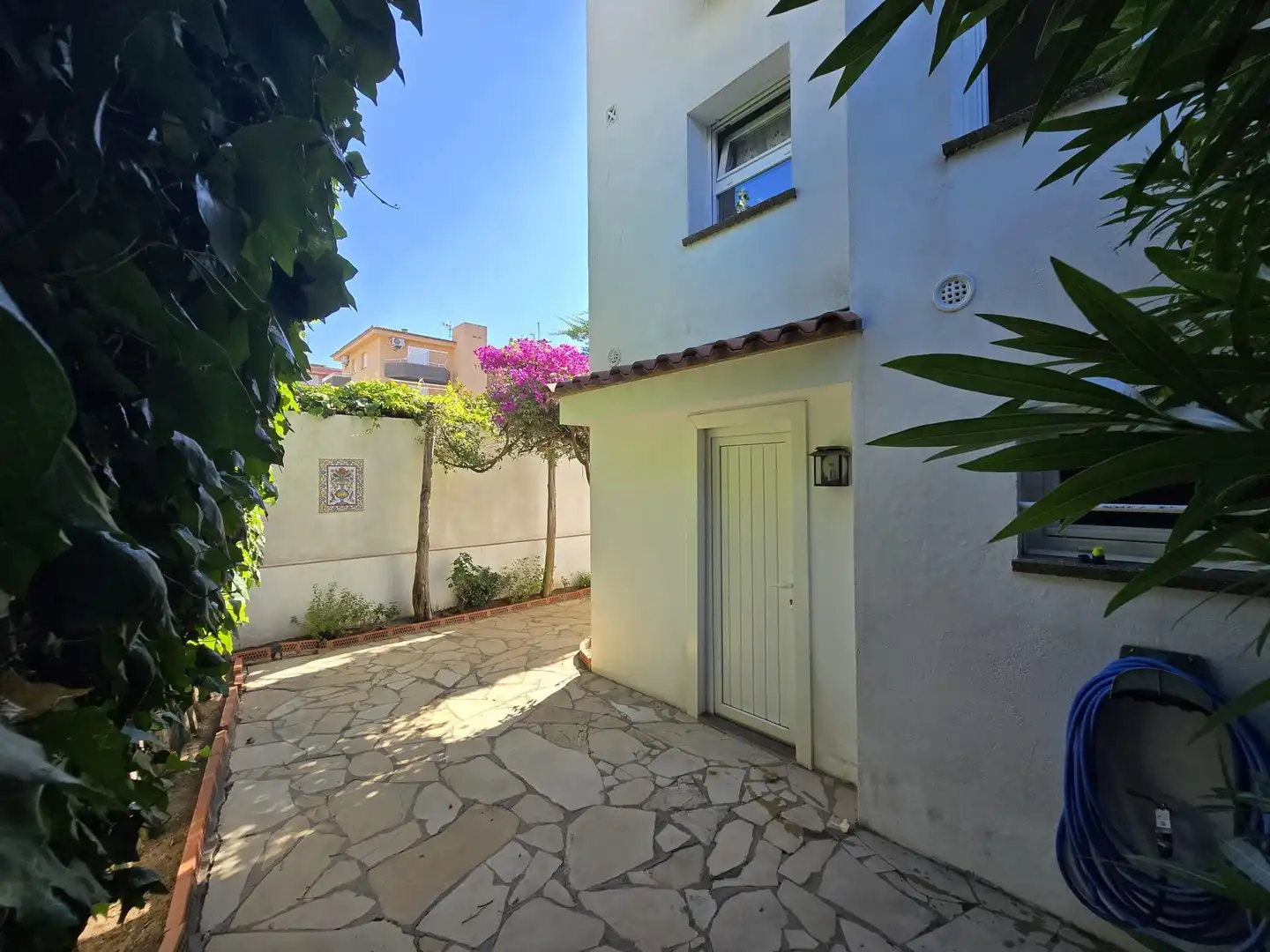 Vista exterior de Casa o chalet en venta en L'Estartit con Aire acondicionado, Jardín privado y Terraza