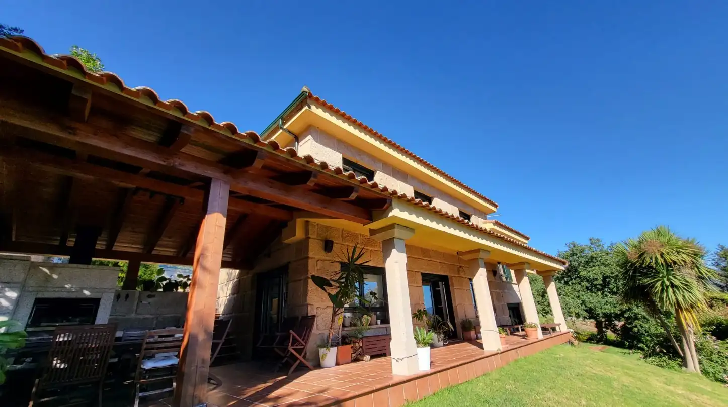 Vista exterior de Casa o chalet en venta en Nigrán