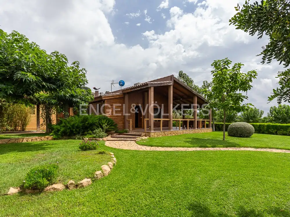 Vista exterior de Casa o chalet de alquiler en Torrent con Aire acondicionado, Calefacción y Jardín privado