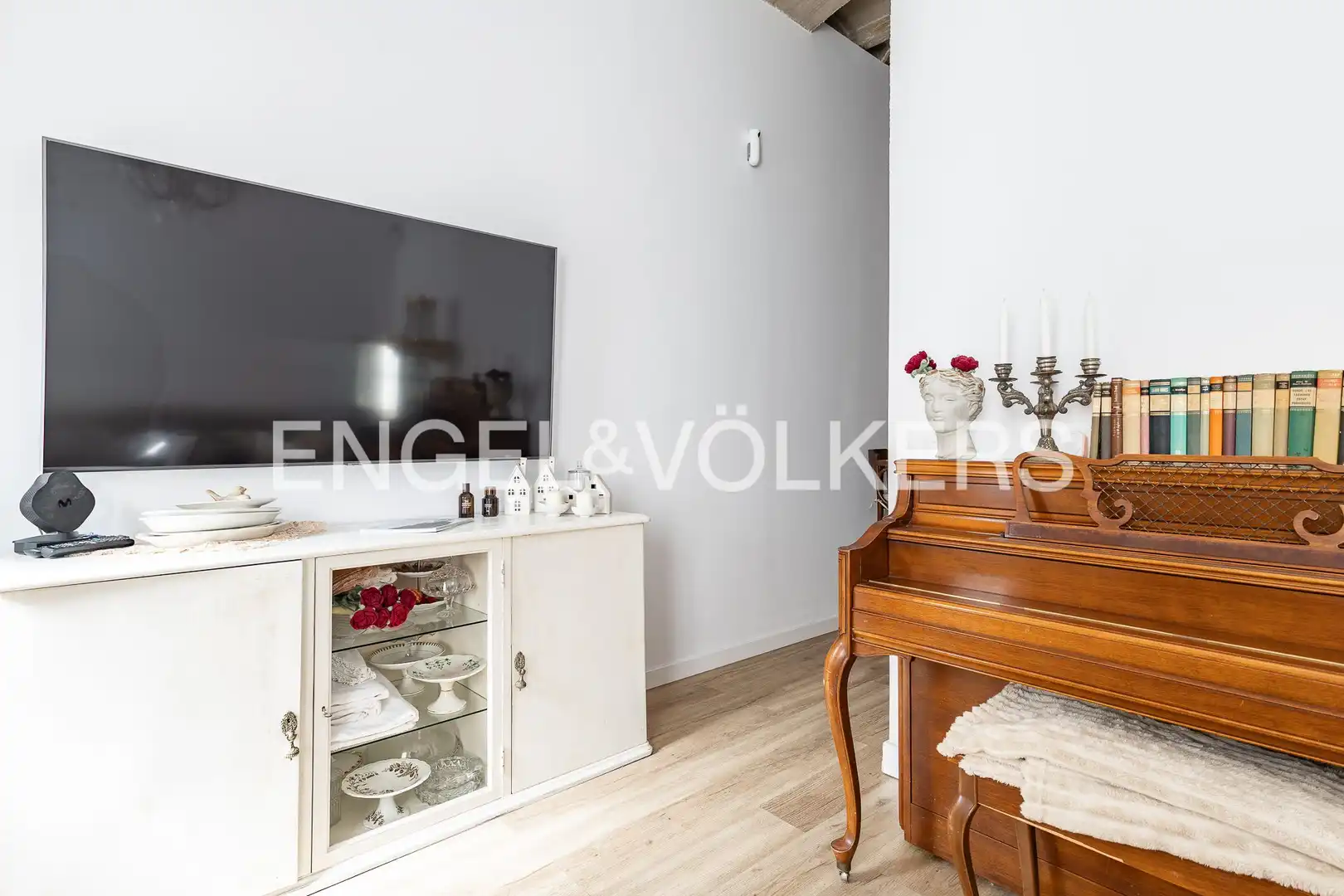 Sala de estar de Casa adosada en venta en Mataró con Aire acondicionado, Calefacción y Amueblado