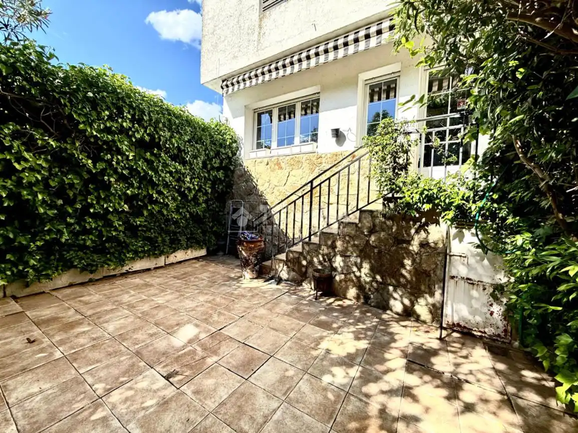 Jardí de Casa adosada en venda en Villanueva de la Cañada amb Calefacció, Jardí privat i Moblat