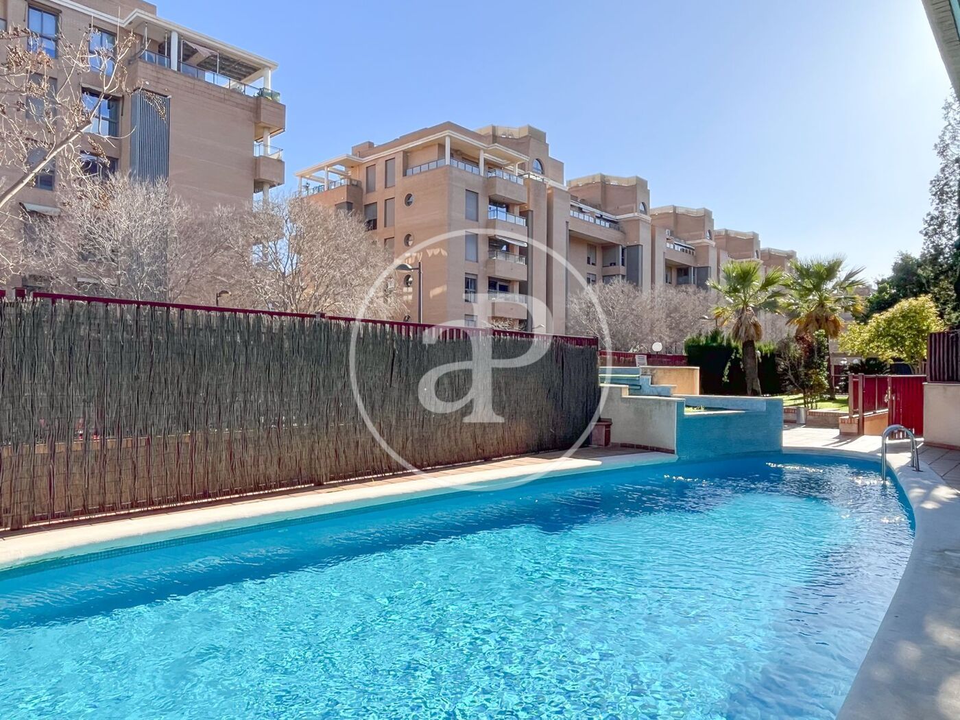 Swimming pool of Flat to rent in  Valencia Capital  with Air Conditioner, Heating and Private garden