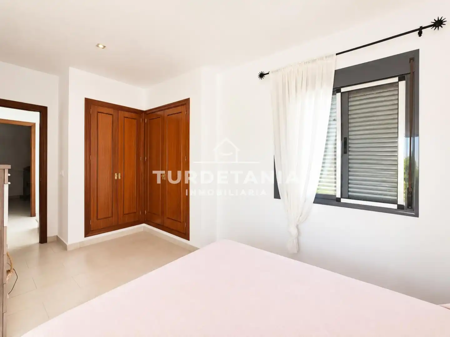 Dormitori de Casa o xalet en venda en Sanlúcar de Barrameda amb Aire condicionat, Terrassa i Balcó