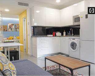 Kitchen of Flat to rent in  Madrid Capital  with Air Conditioner and Balcony