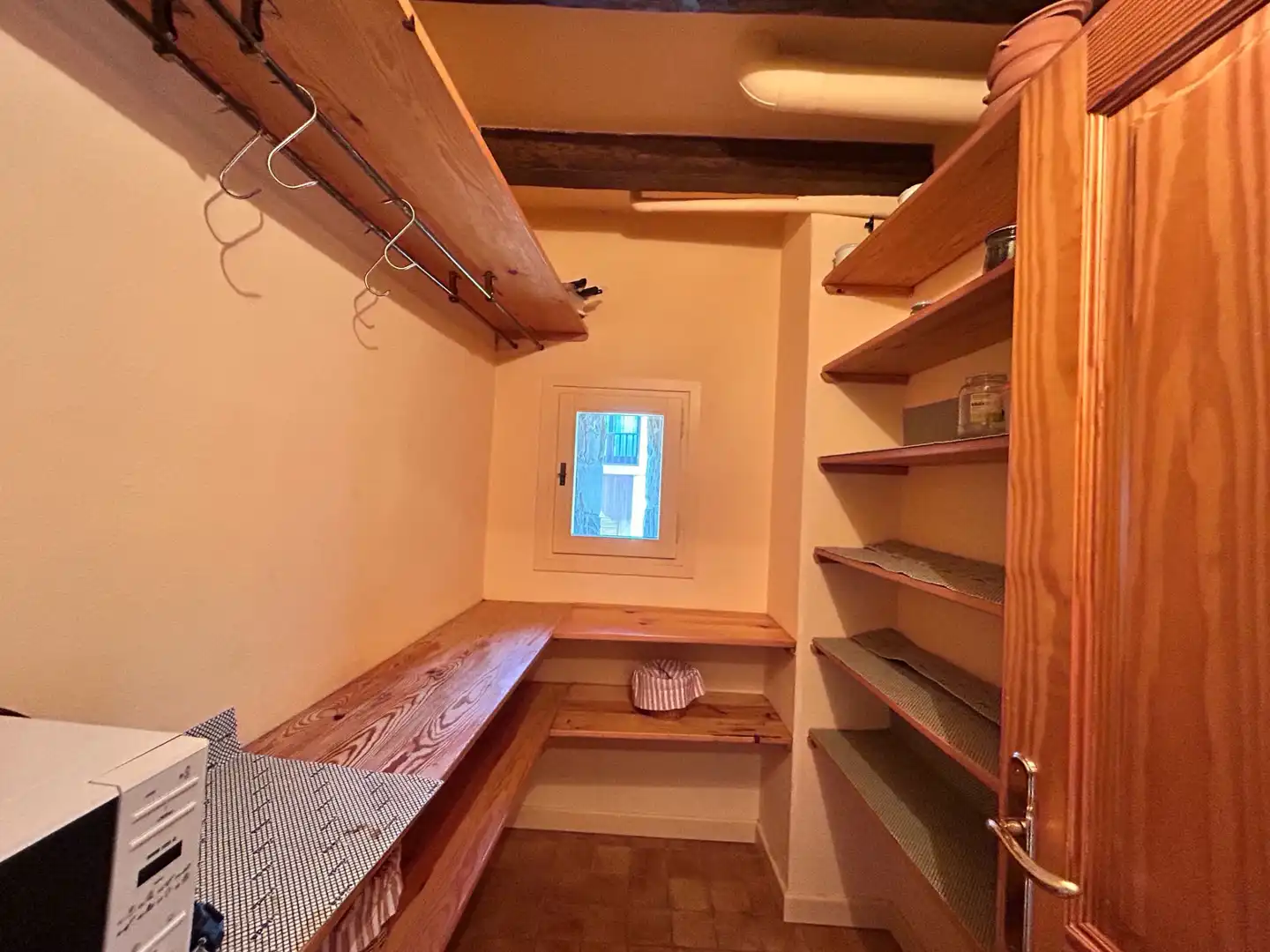 Cocina de Casa o chalet en venta en Sant Joan Les Fonts con Aire acondicionado, Calefacción y Parquet