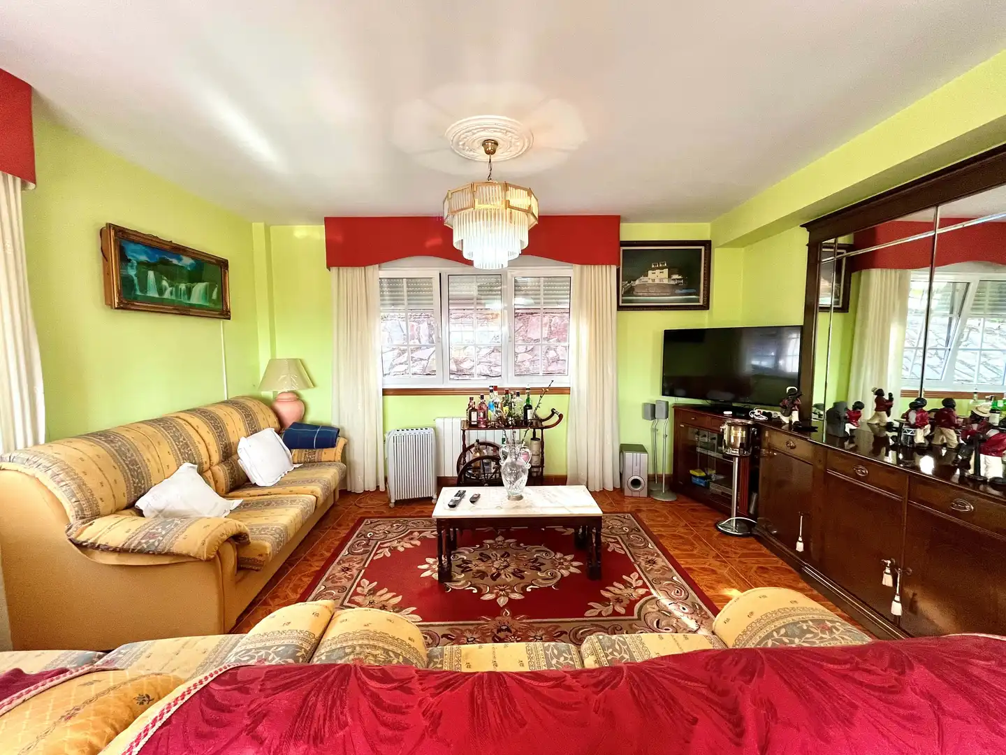 Sala de estar de Casa o chalet en venta en Culleredo con Calefacción, Terraza y Piscina