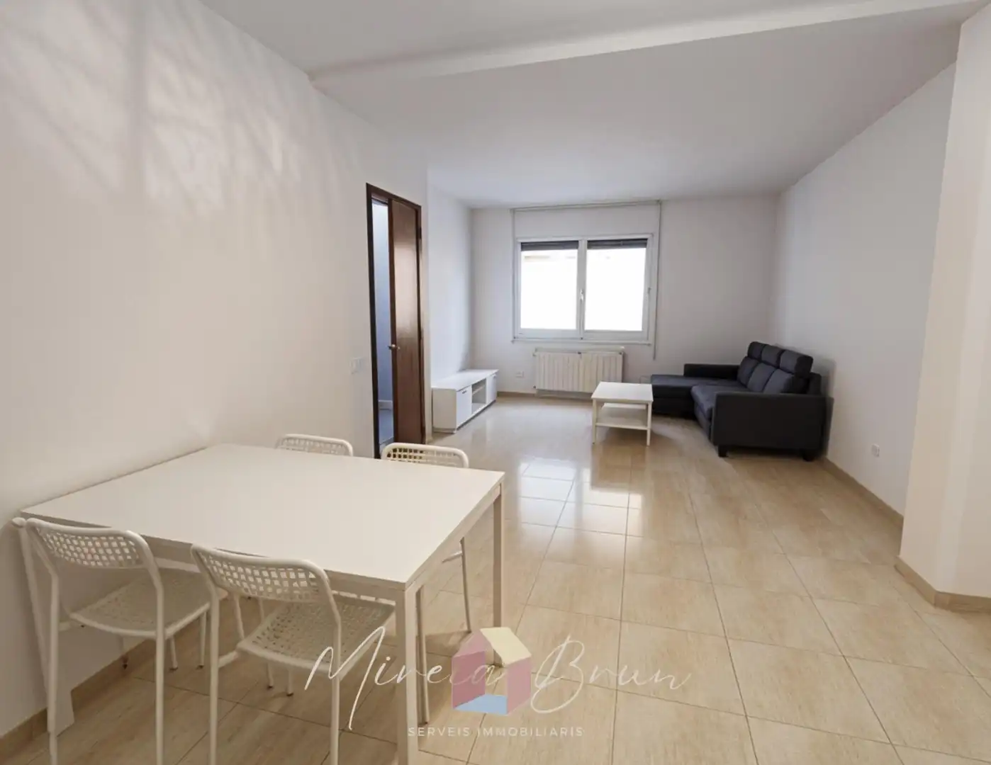 Flat with lift to rent in Centre