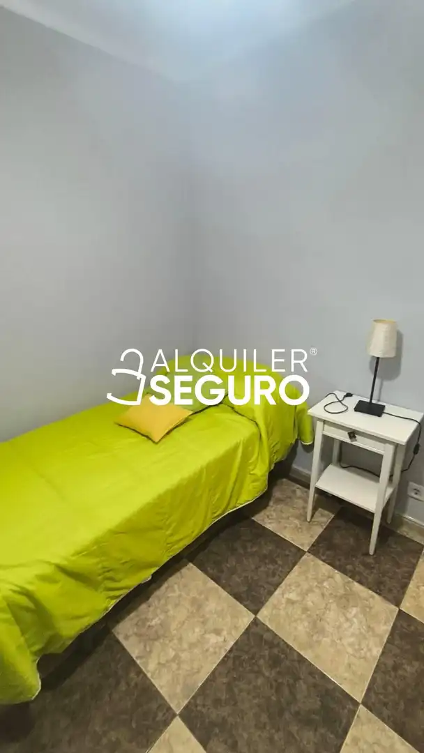 Schlafzimmer von Wohnung zur Miete in Sevilla mit Klimaanlage und Möbliert