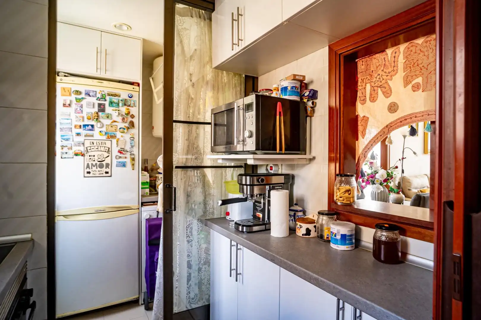 Cuina de Apartament en venda en Benidorm amb Jardí privat i Piscina comunitària